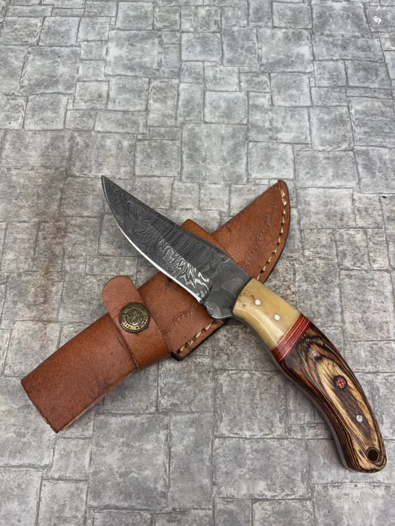 Handmade Damascus Steel Knife with Leather Sheath