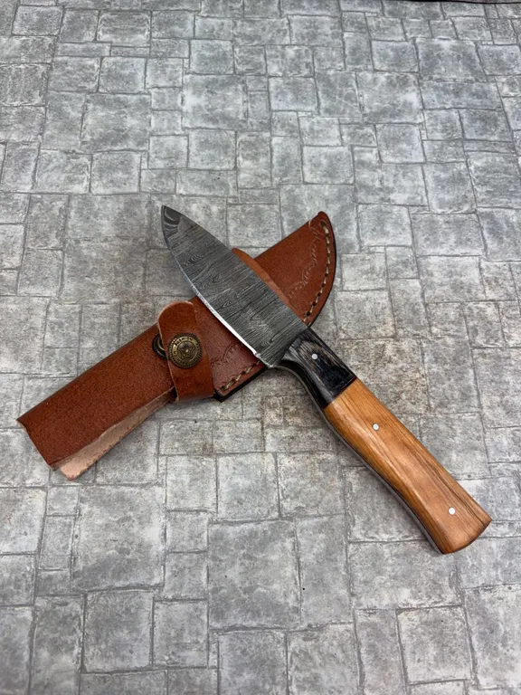 Handmade Damascus Steel Knife with Leather Sheath