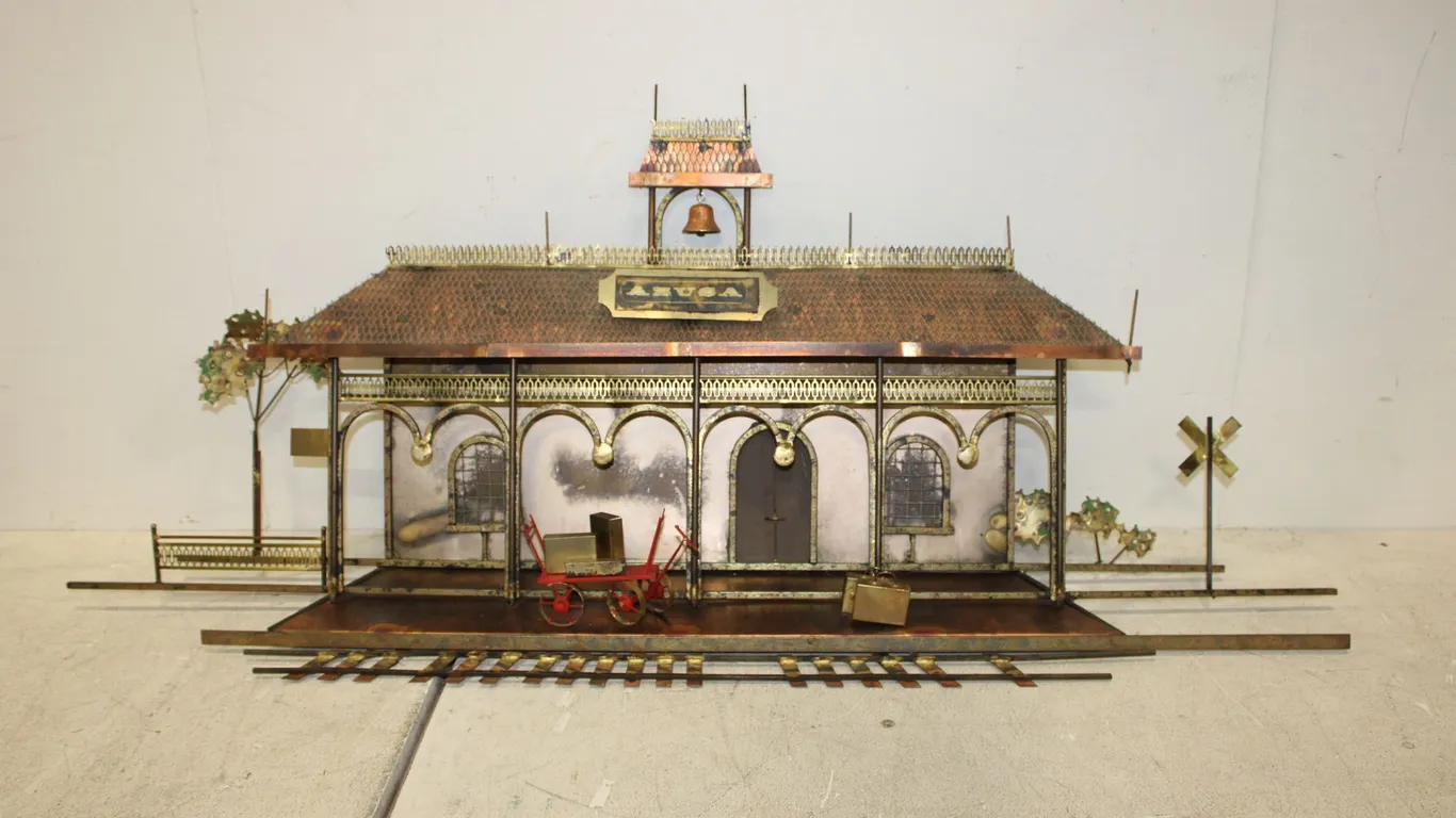 Train Station Metal décor