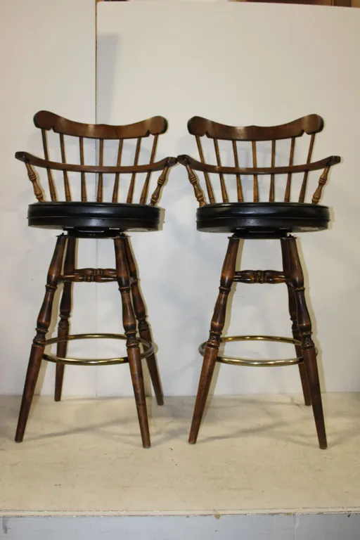 Colonial Bar Stools