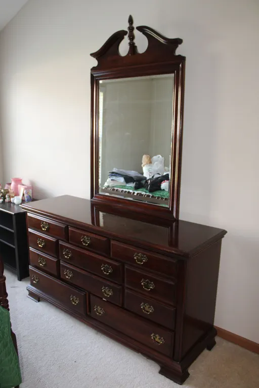 Kincaid Colonial Dresser & Mirror