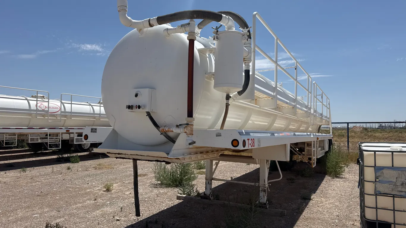 2011 DRAGON VAC TANK TRAILER 130 BBL T/A VACUUM TRAILER VIN: 1UNST4225BL086539