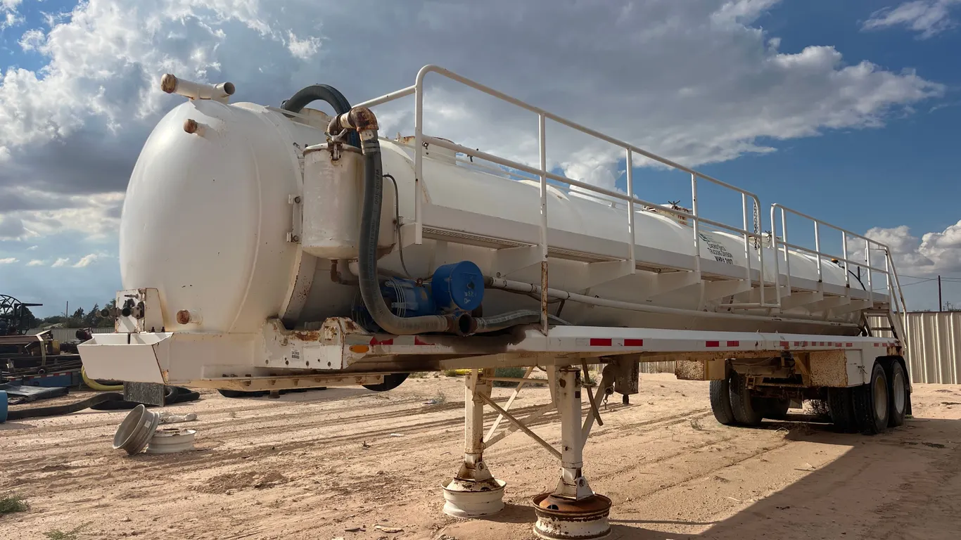 2011 VE EAGLE 130 BBL T/A VACUUM TRAILER VIN: 5AGEV4220BS578402