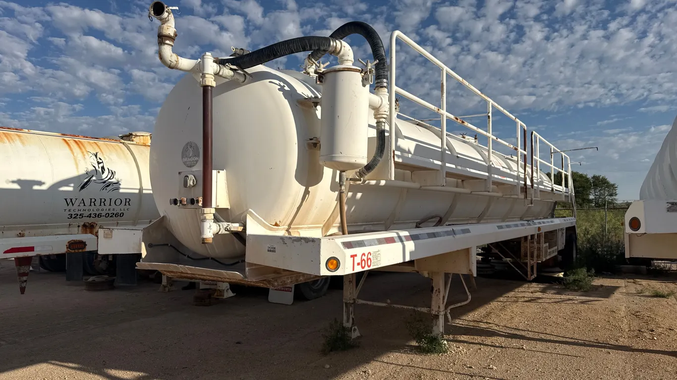 2013 DRAGON DRAGON 130 BBL T/A VACUUM TRAILER VIN: 1VNST4226DL130017
