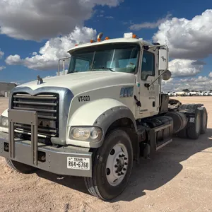 2013 MACK GU713 TANDEM AXLE DAY CAB TRUCK TRACTOR VIN: 1M1AX09Y2DM017597