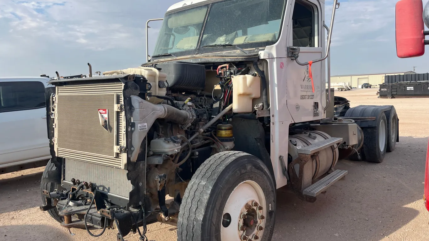2014 FREIGHTLINER 122SD T/A TANDEM AXLE DAY CAB TRUCK TRACTOR VIN: 3AKJGNDV7EDFZ2266