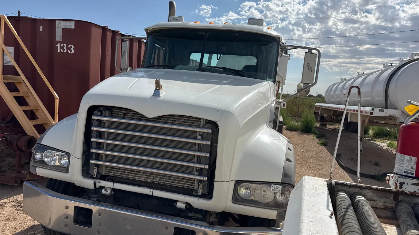 2014 MACK GU713 T/A TANDEM AXLE DAY CAB TRUCK TRACTOR VIN: 1M1AX09Y0FM024048