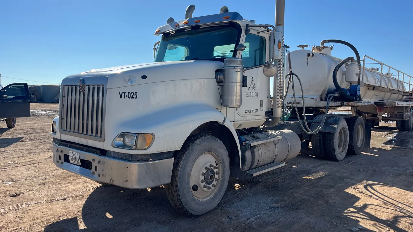 2015 INTERNATIONAL PAYSTAR 5900 TANDEM AXLE DAY CAB TRUCK TRACTOR VIN: 3HSNUAPRXFN697642