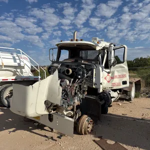 2016 MACK GU713 T/A TANDEM AXLE DAY CAB TRUCK TRACTOR VIN: 1M1AX04Y6GM028257