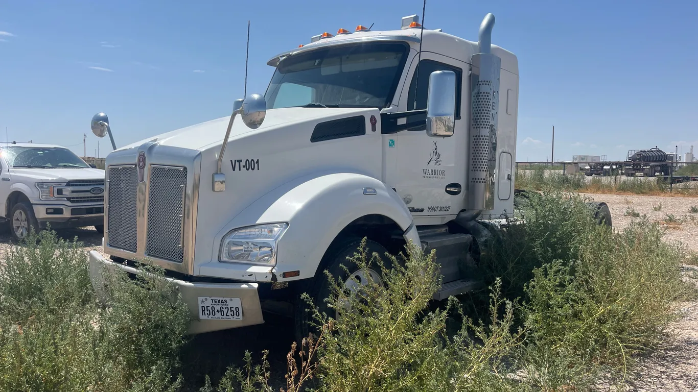 2018 KENWORTH T880 T/A TANDEM AXLE SLEEPER TRUCK TRACTOR VIN: 1XKZDP9X4JJ199073