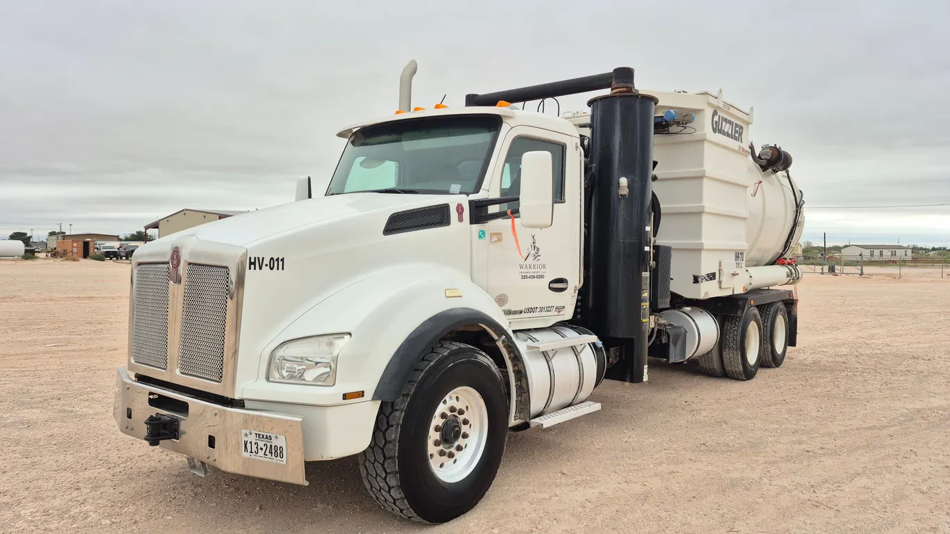 2018 KENWORTH T880 T/A HYDROVAC TRUCK VIN: 1NKZL70X3JJ179682