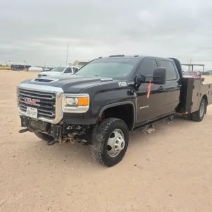 2019 GMC  3500 HD SINGLE AXLE CREW CAB 4X4 FLATBED TRUCK VIN: 1GD42TCY5KF132973