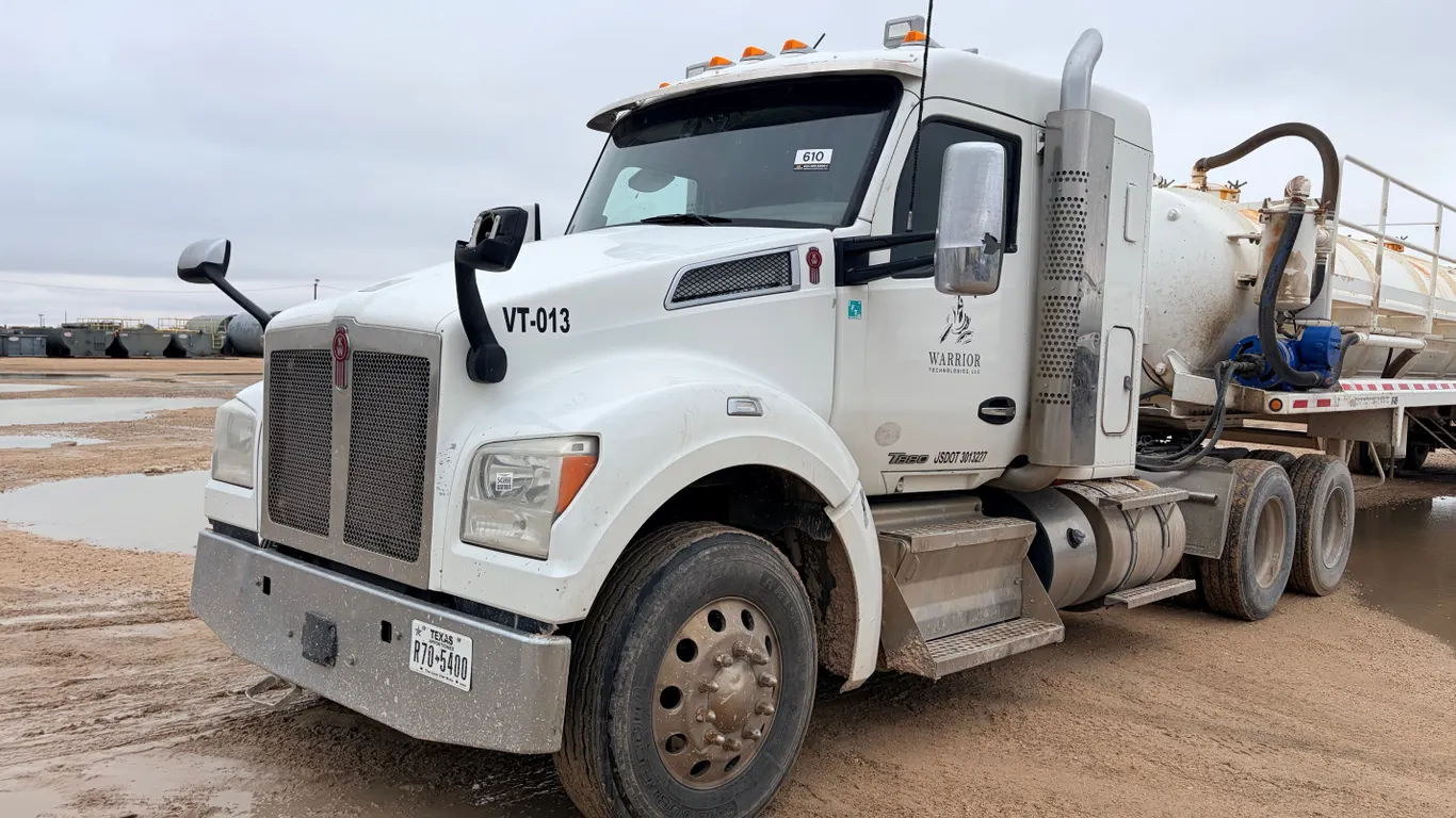 2019 KENWORTH T880 TANDEM AXLE TRUCK TRACTOR VIN: 1XKZDP9X3KJ211053