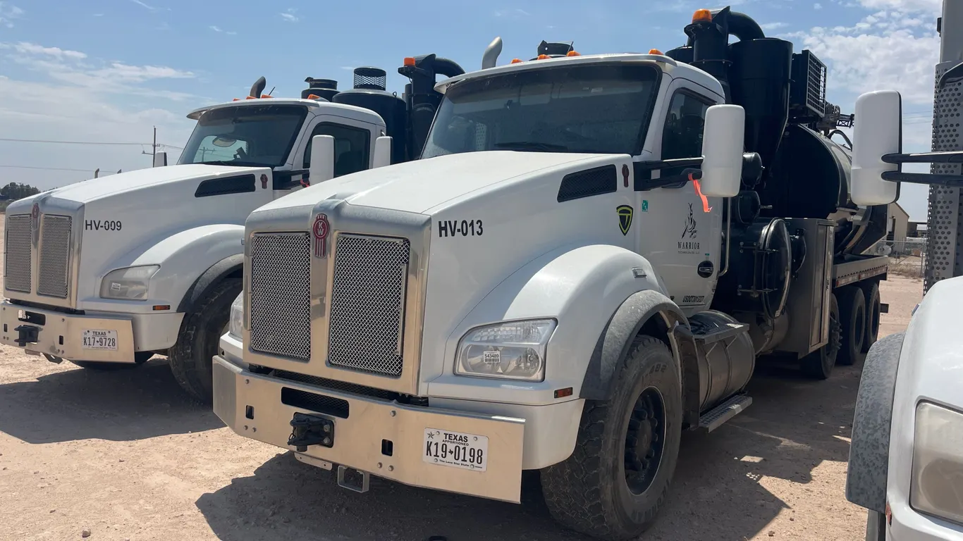 2022 KENWORTH T880 TRI/A VACUUM TRUCK VIN: 1NKZX4EX4NJ484772