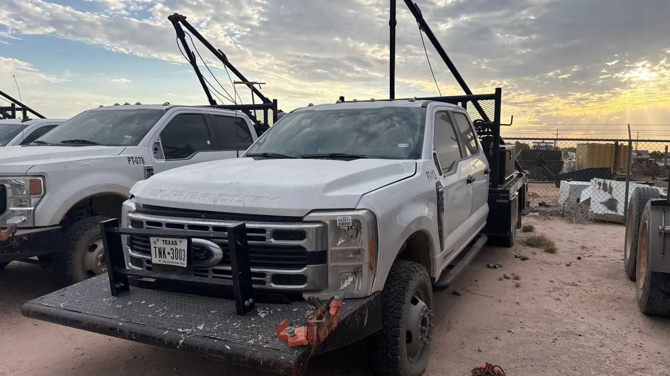 2023 FORD F-350 S/A FLATBED TRUCK VIN: 1FD8W3HT4PED84133