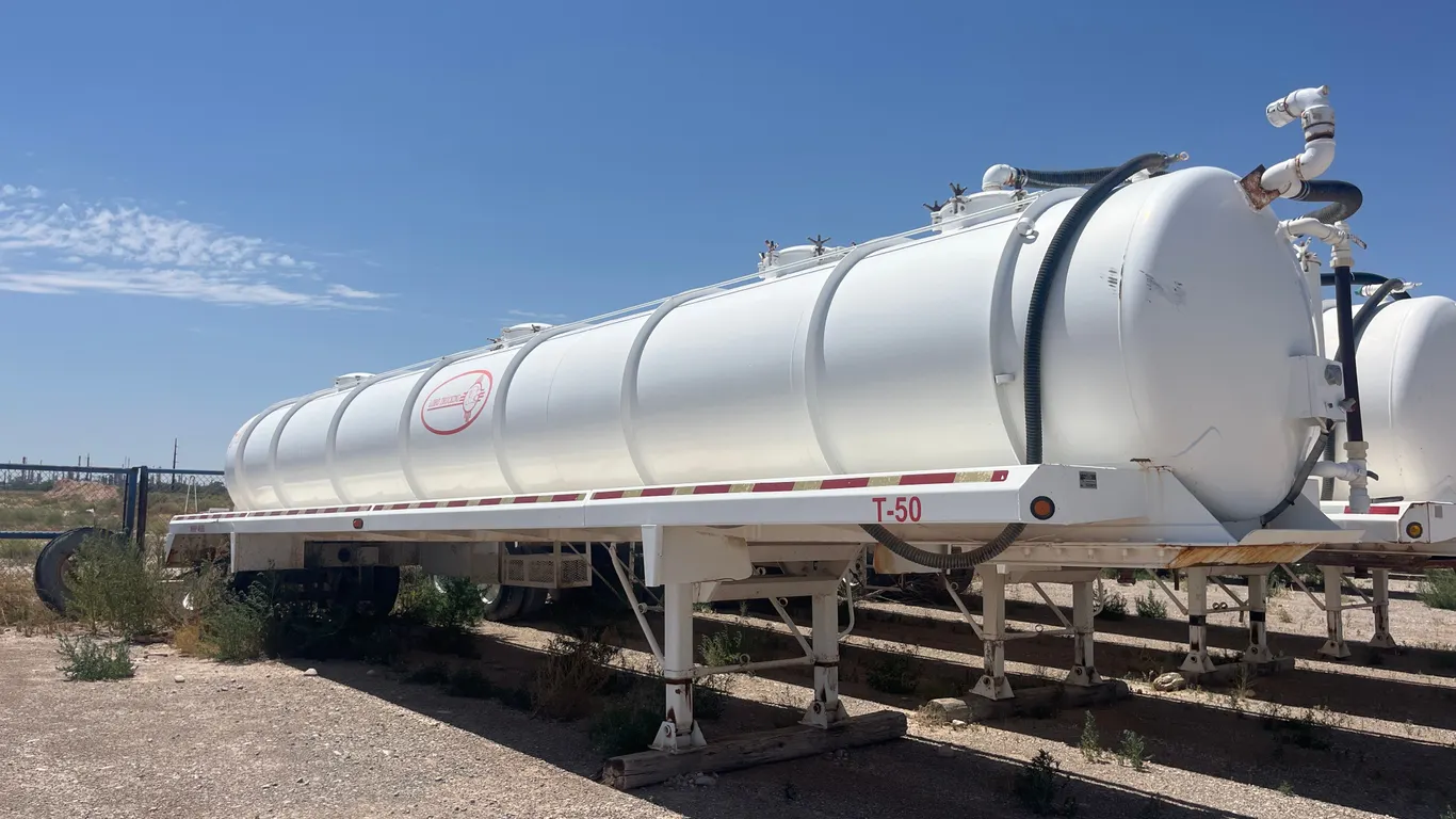 DRAGON 130 BBL T/A PNEUMATIC/BULK TRAILER VIN: 1UNST4227CL114293