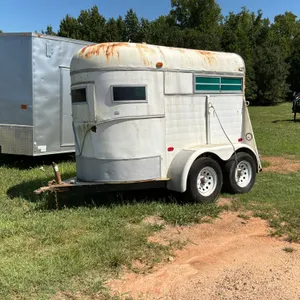HORSE TRAILER VIN: CNV