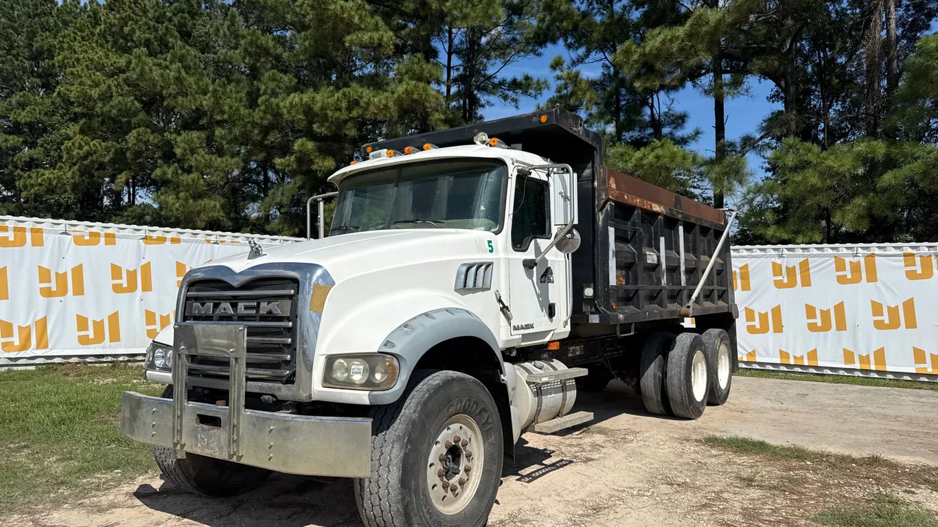 2007 MACK CTP (GRANITE) TANDEM AXLE DUMP TRUCK VIN: 1M2AT04C77M005260