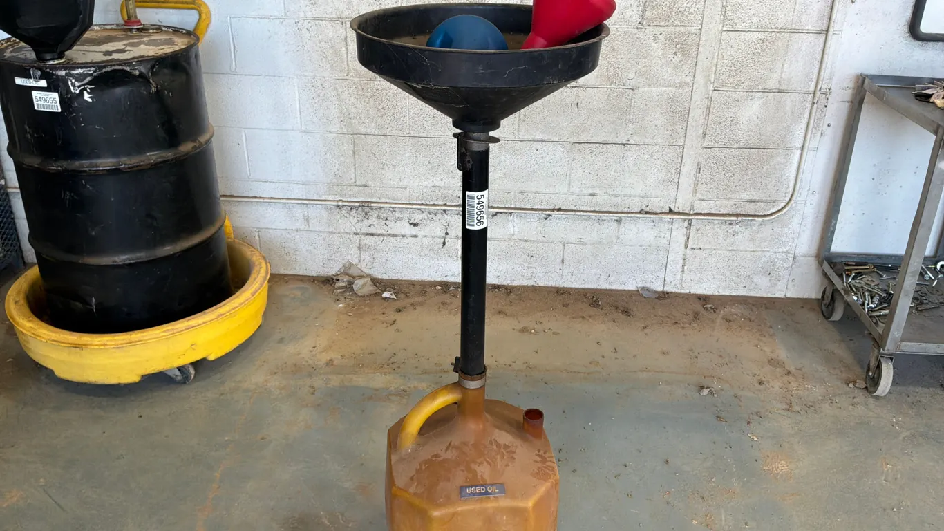USED OIL DRAIN PAN