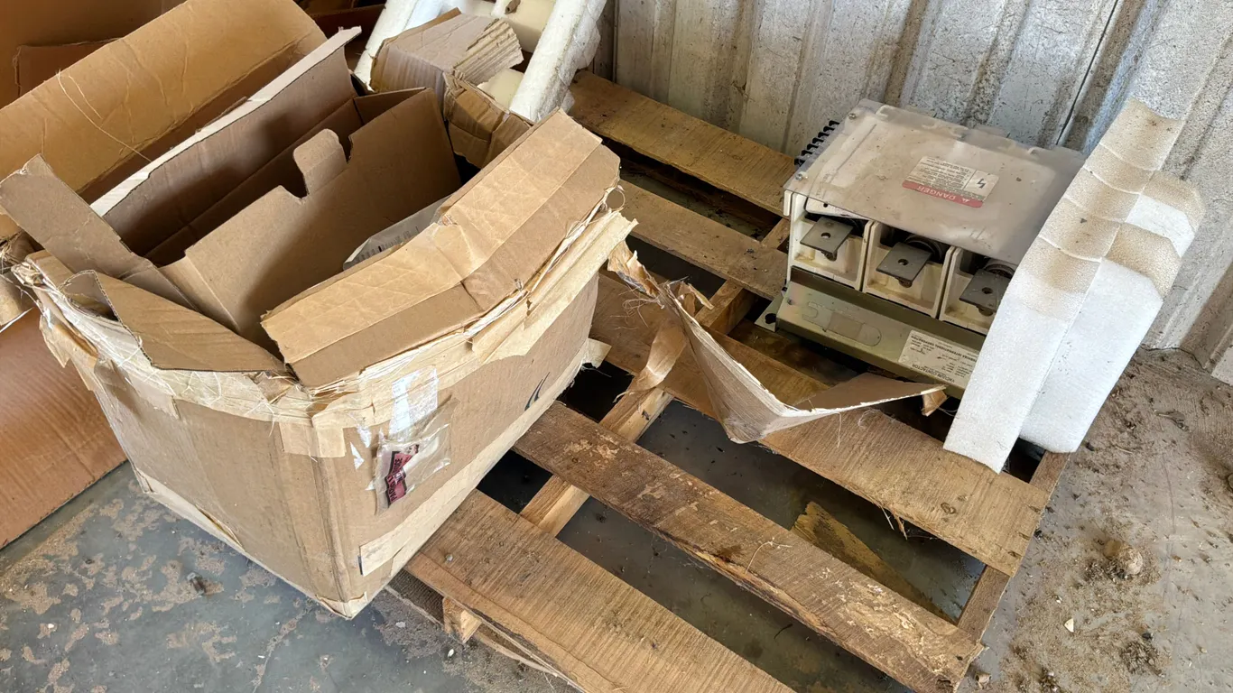 COOPER SURGE ARRESTERS, TOSHIBA VACUUM CONTACTOR