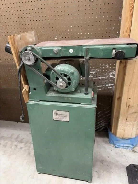 6 " Belt Sander, 25x11x36 " Missing Disc Sander