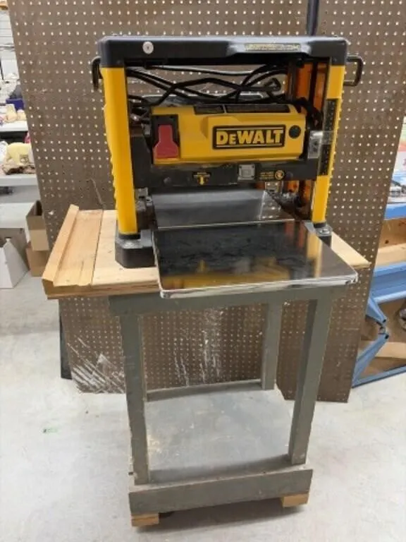 Dewalt 12.5 " Thickness Planer. Dw733