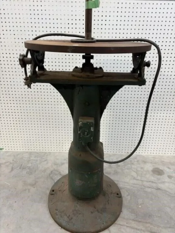 Oscillating Spindle Sander, 21x21x47 "