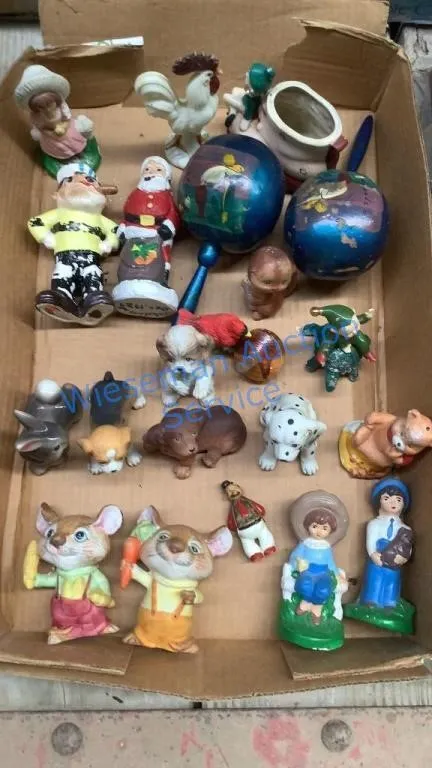 VINTAGE FIGURINES, MARACAS, ETC