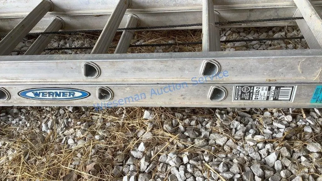 WERNER D1532-2 EXTENSION LADDER
