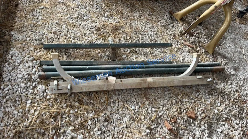 LADDER JACK, METAL PIPES