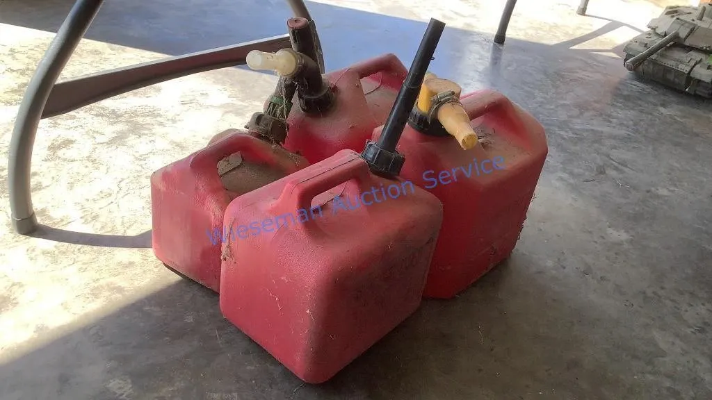 GAS CANS