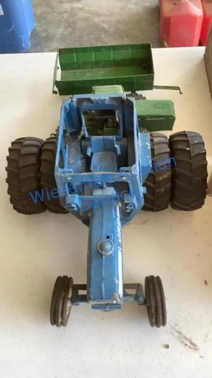 ETRL FORD 9600 1/16 SCALE TRACTOR, JOHN DEERE