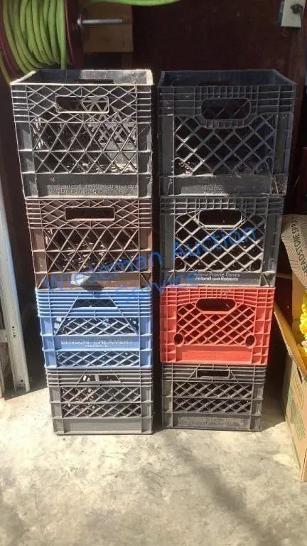 PLASTIC CRATES