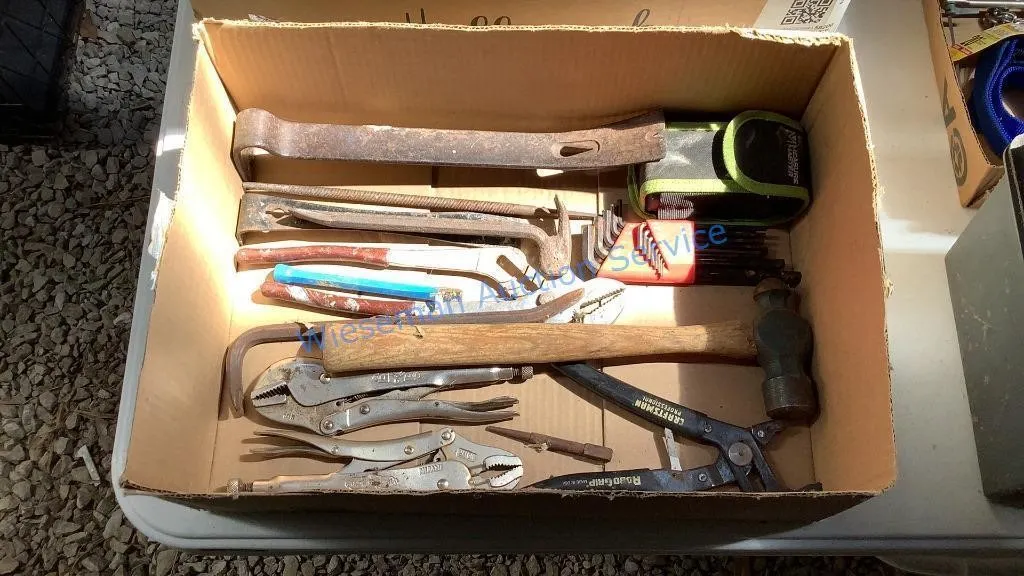 MISC TOOLS - HAMMER, PRY BARS, ETC