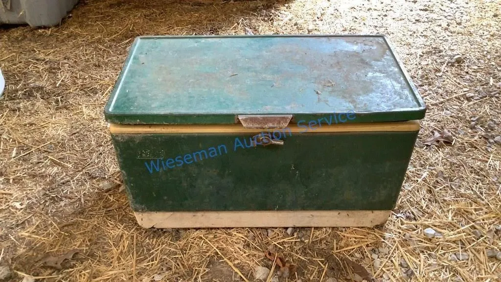VINTAGE COLEMAN COOLER