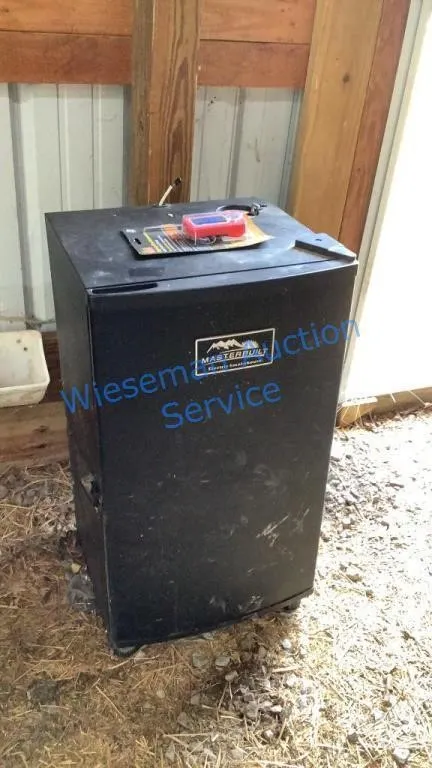 MASTERBUILT ELECTRIC SMOKER