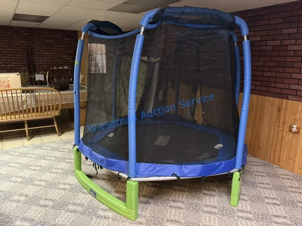 SMALL KIDS TRAMPOLINE - USED INDOORS