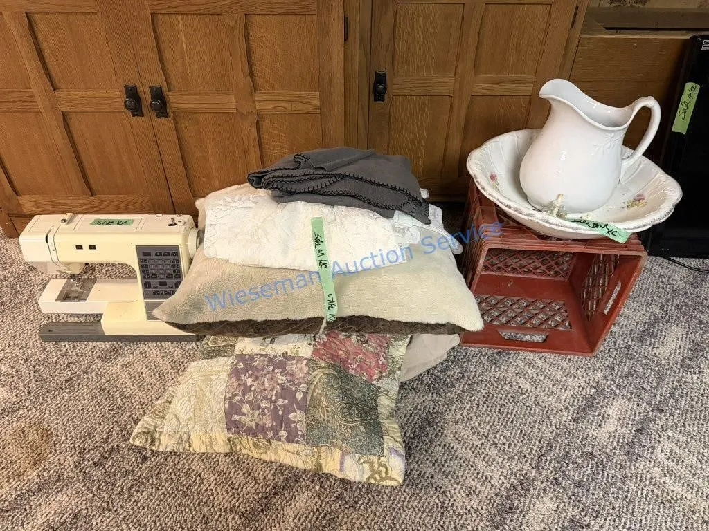 SEWING MACHINE AND HOME DECOR