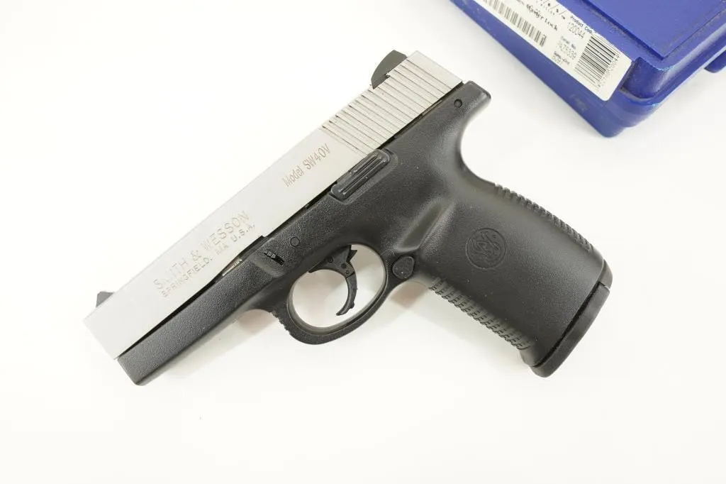 Smith & Wesson SW40V .40 S&W