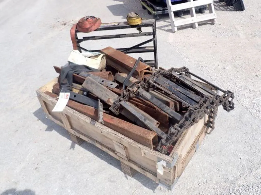 Qty Of Metal Square Tubing & U-Channel Angle Iron