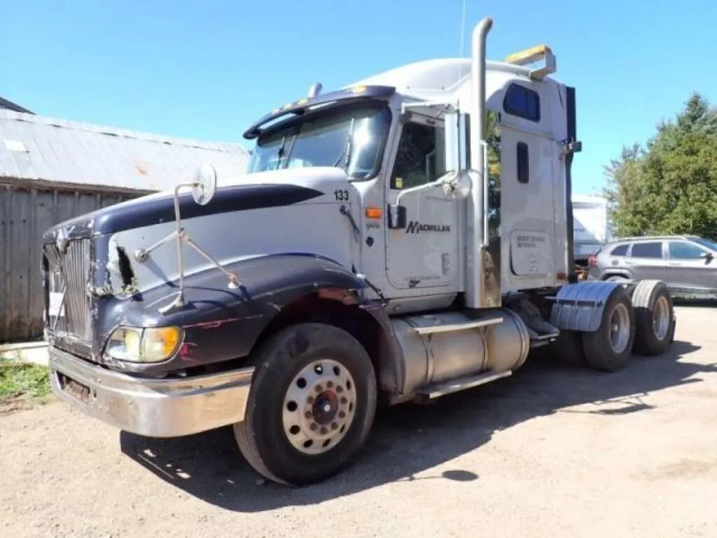 2005 International 9400i T/A Hiway Tractor -