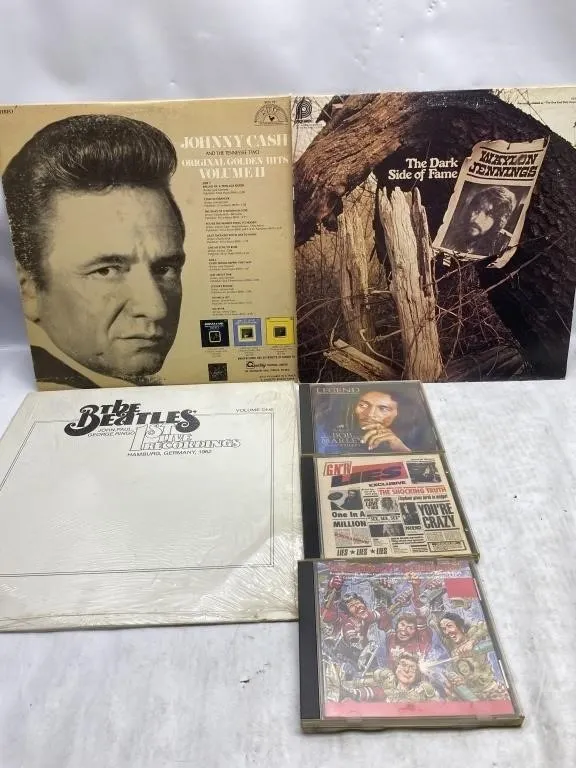 Vinyl LPs & CDs Lot: Cash, Beatles, Marley +