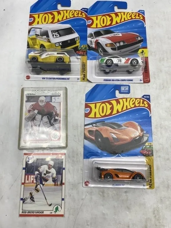 Hot Wheels Diecast Cars & Hockey Cards Lot