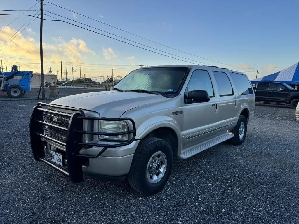 2005 Ford Excursion 4WD Clean for its age!