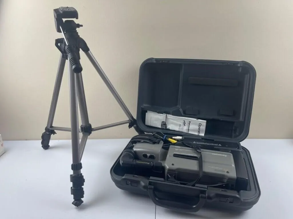 Panasonic AG-187U VHS Camcorder Kit