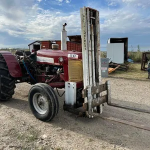 International 350 Utility Tractor w/ Forklift
 UNRESERVED