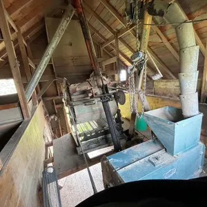 Carter 1518 Disc Separator and The Hart Emerson Grain
 UNRESERVED