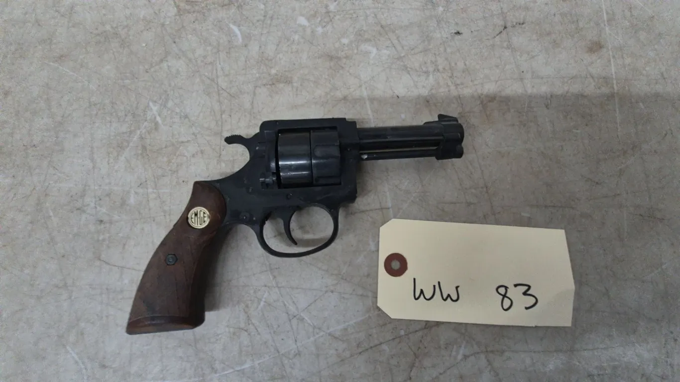 Revolver-Style Starter Pistol with Wood-Grain Grip, EMGE