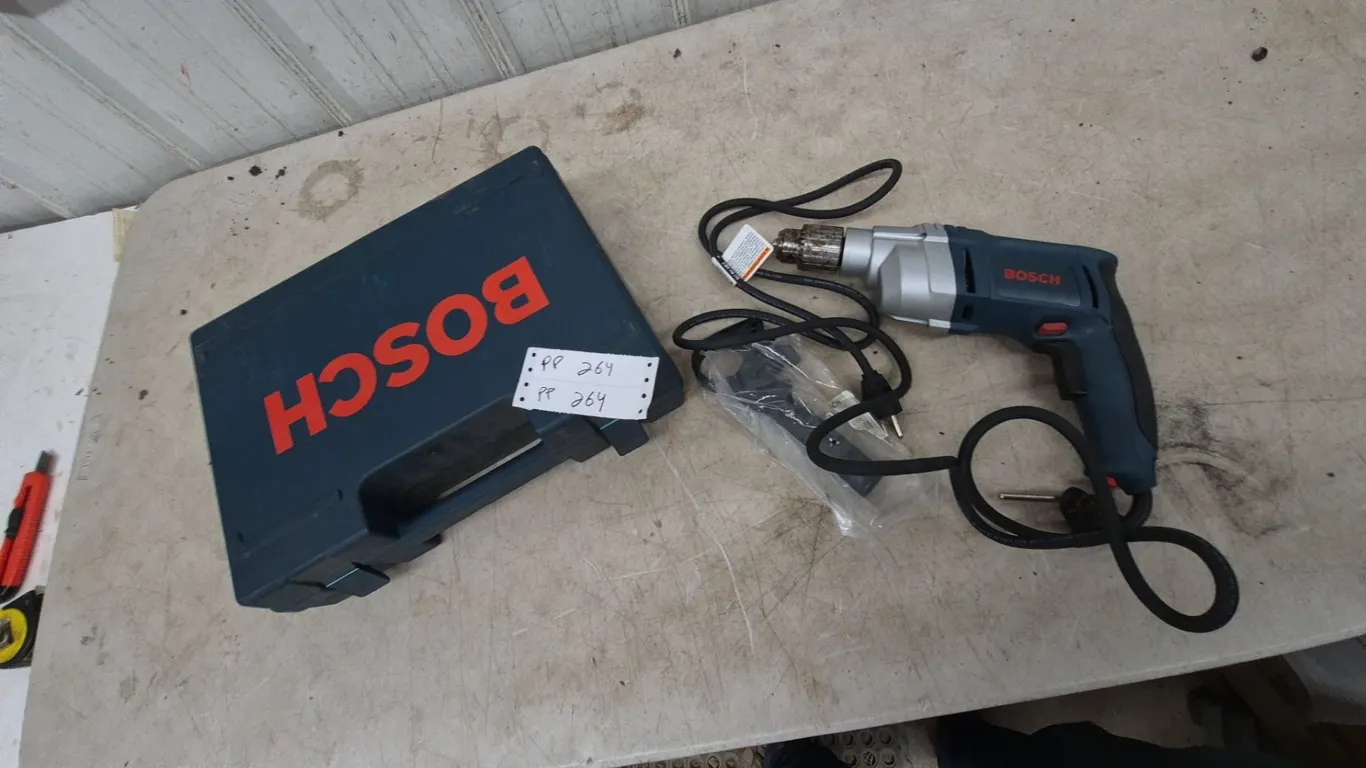Bosch 1033VSR Drill, 1/2” 120V 6.5A, and Case