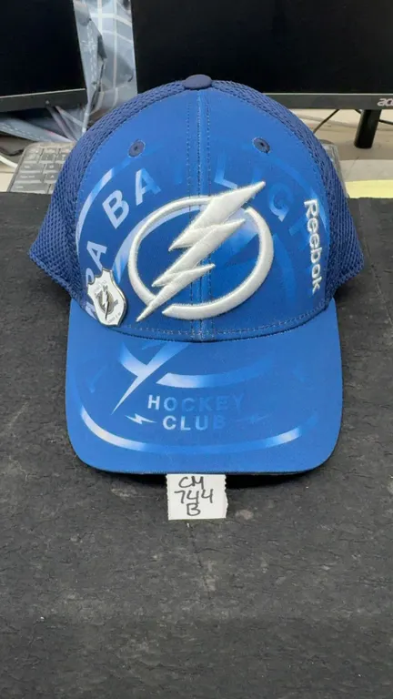 New Tampa Bay Lightning Hat With Pin